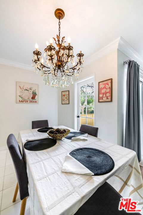 423 S REXFORD DR Unit: 101