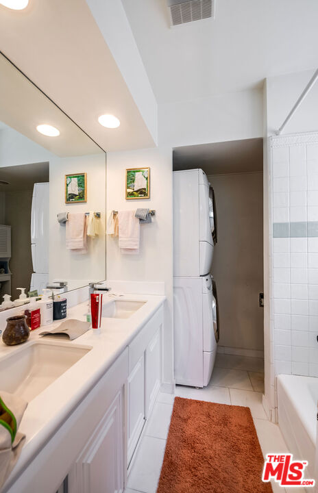 423 S REXFORD DR Unit: 101