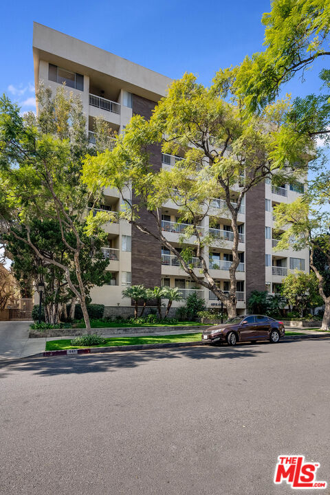 441 N Oakhurst Dr Unit: 203