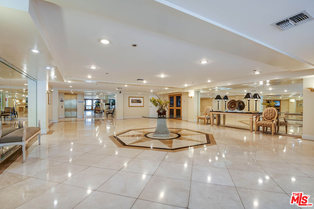 441 N Oakhurst Dr Unit: 203