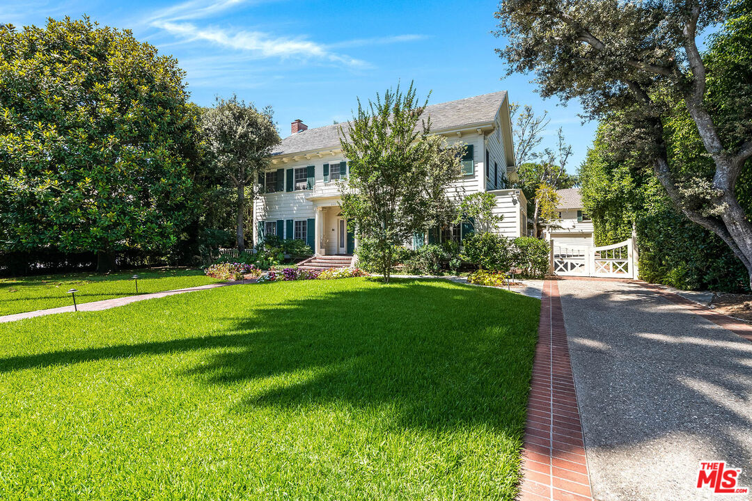 809 N Bedford Dr