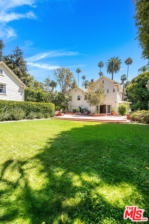 809 N Bedford Dr