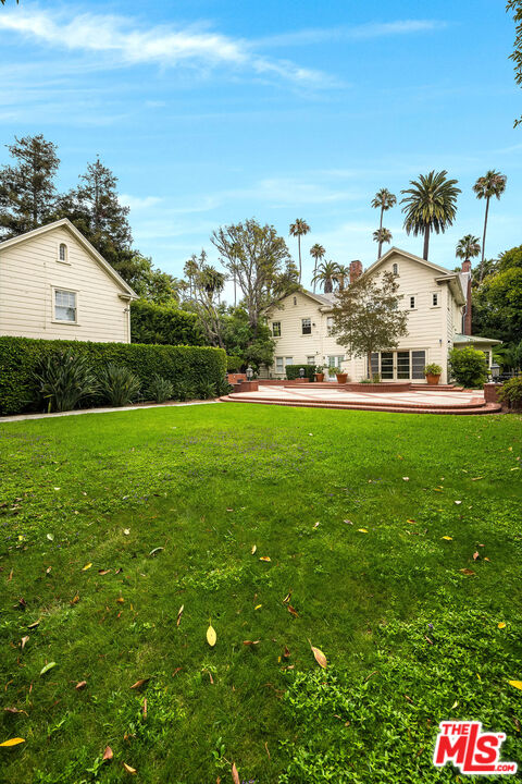 809 N Bedford Dr