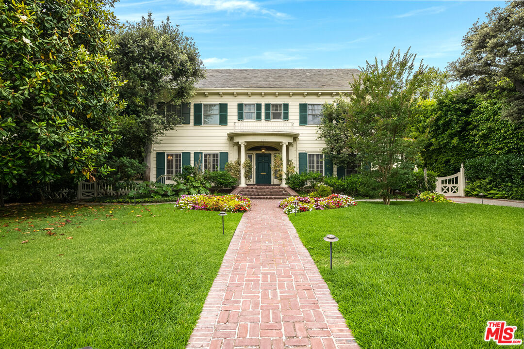 809 N Bedford Dr