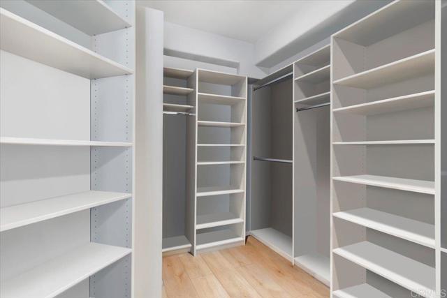 8121 Norton AVE Unit: 401