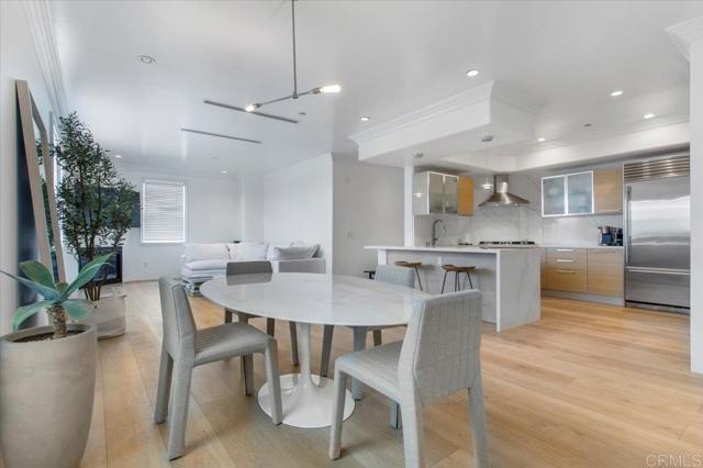 8121 Norton AVE Unit: 401