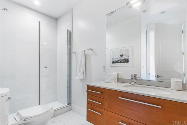 8121 Norton AVE Unit: 401