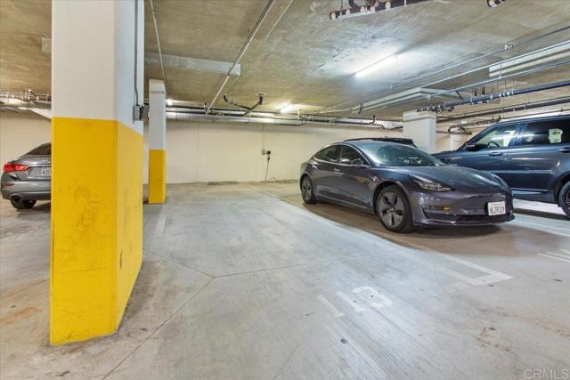 8121 Norton AVE Unit: 401