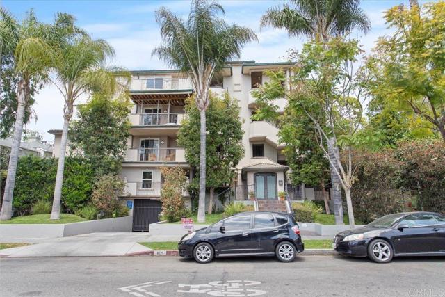 8121 Norton AVE Unit: 401