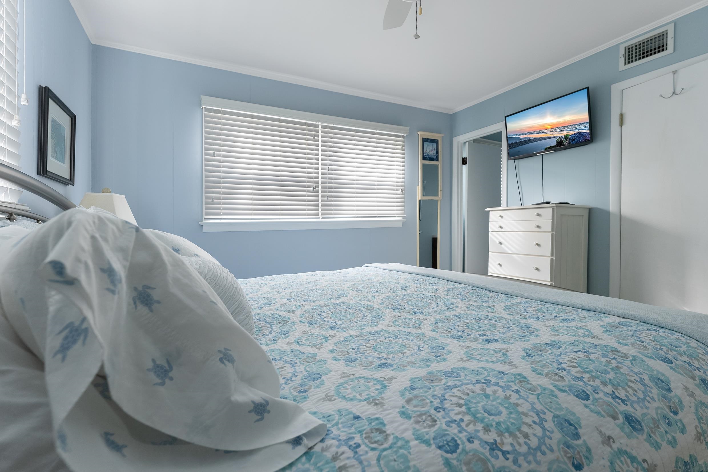 3954 Ocean Drive Unit: First Flr