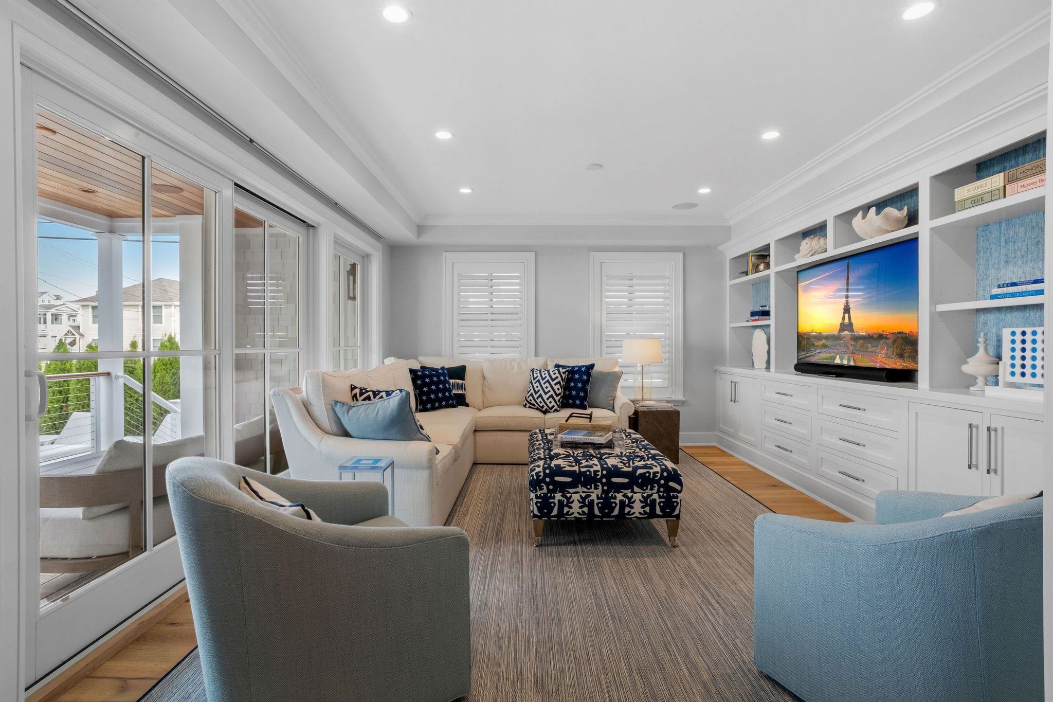 2488 Avalon Avenue Unit: Unit 1