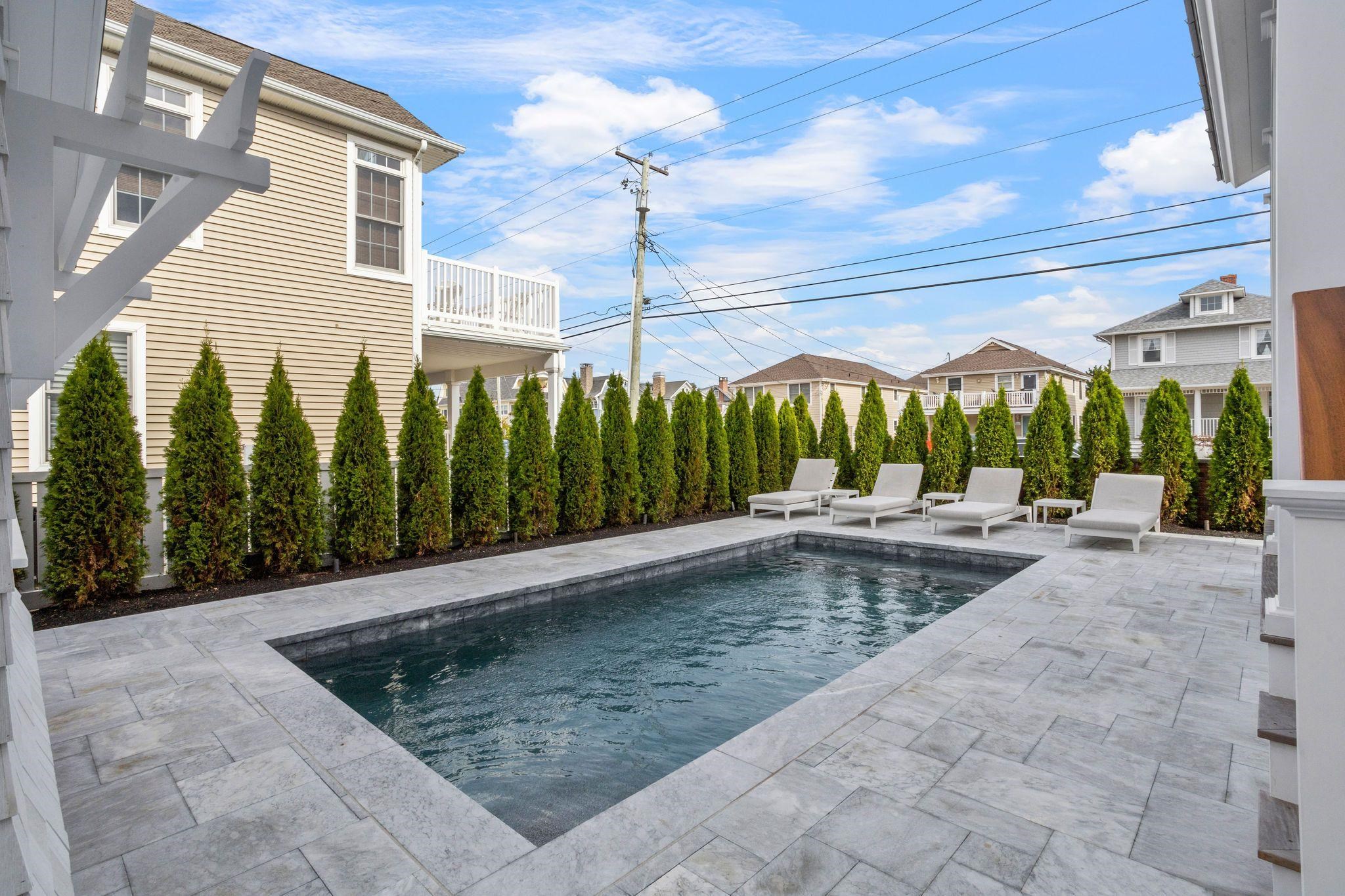 2488 Avalon Avenue Unit: Unit 1