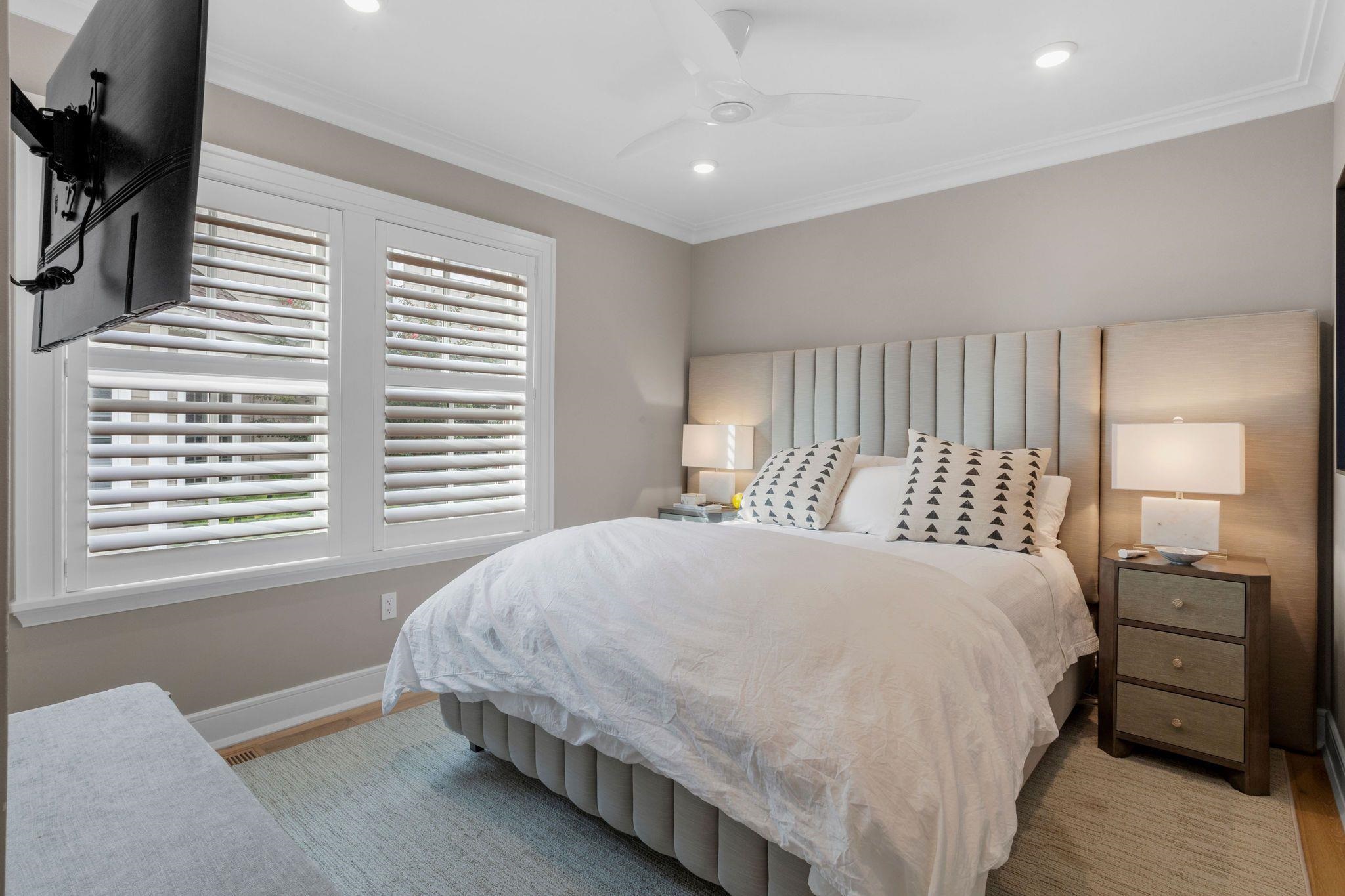 2488 Avalon Avenue Unit: Unit 1