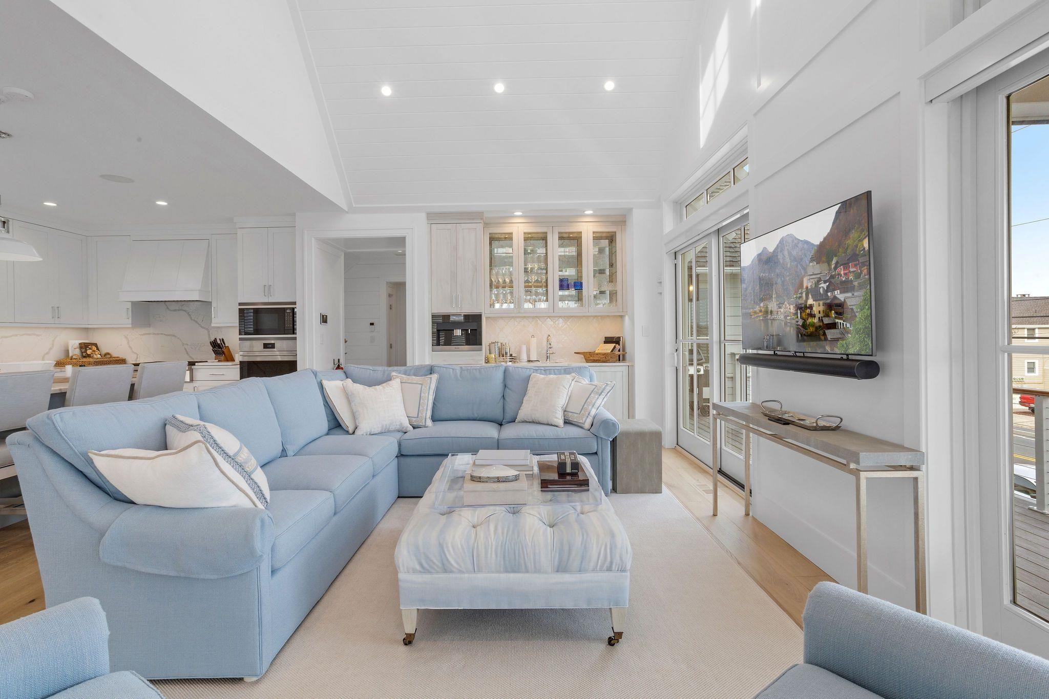 2488 Avalon Avenue Unit: Unit 1