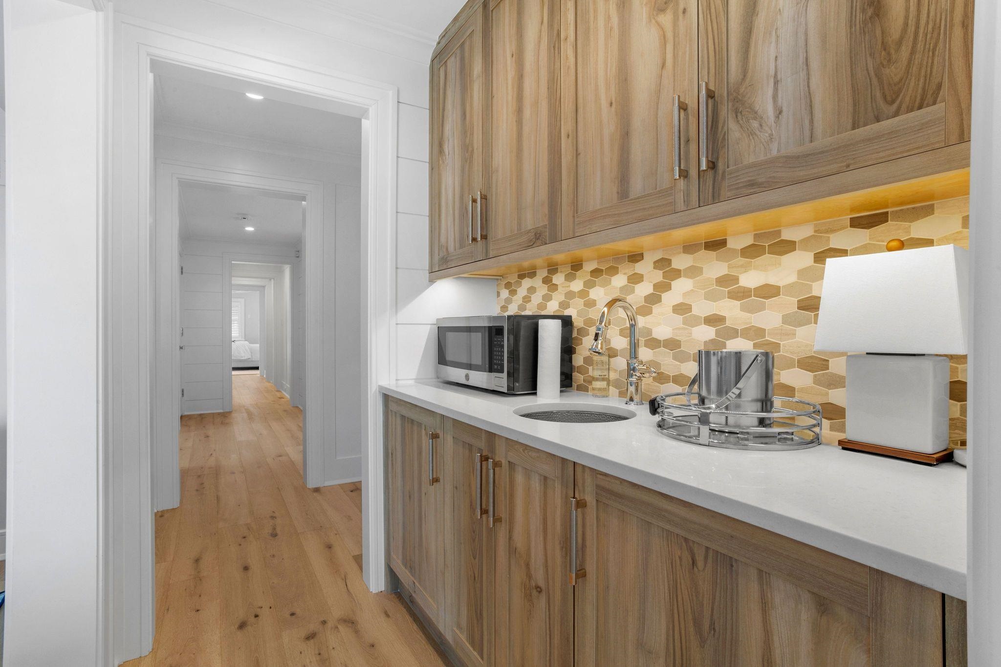 2488 Avalon Avenue Unit: Unit 1