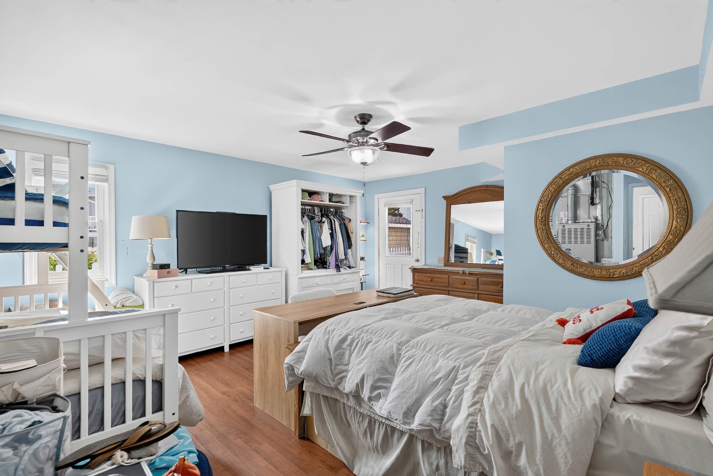 356 East 39th Unit: East
