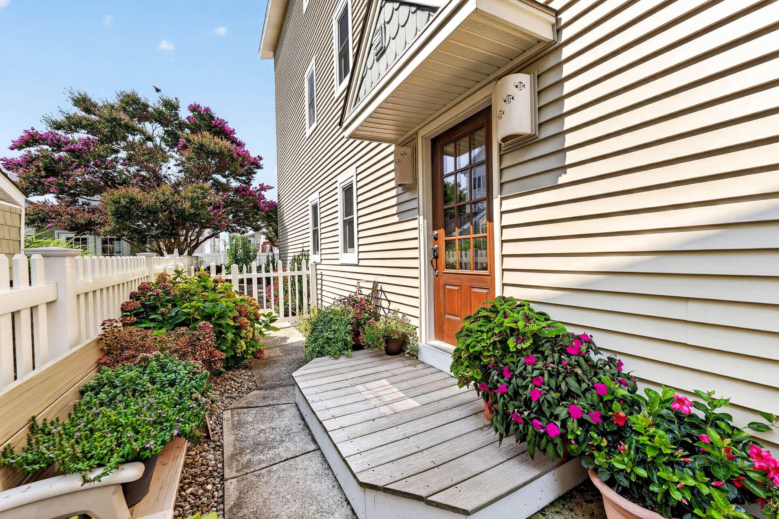 356 East 39th Unit: East