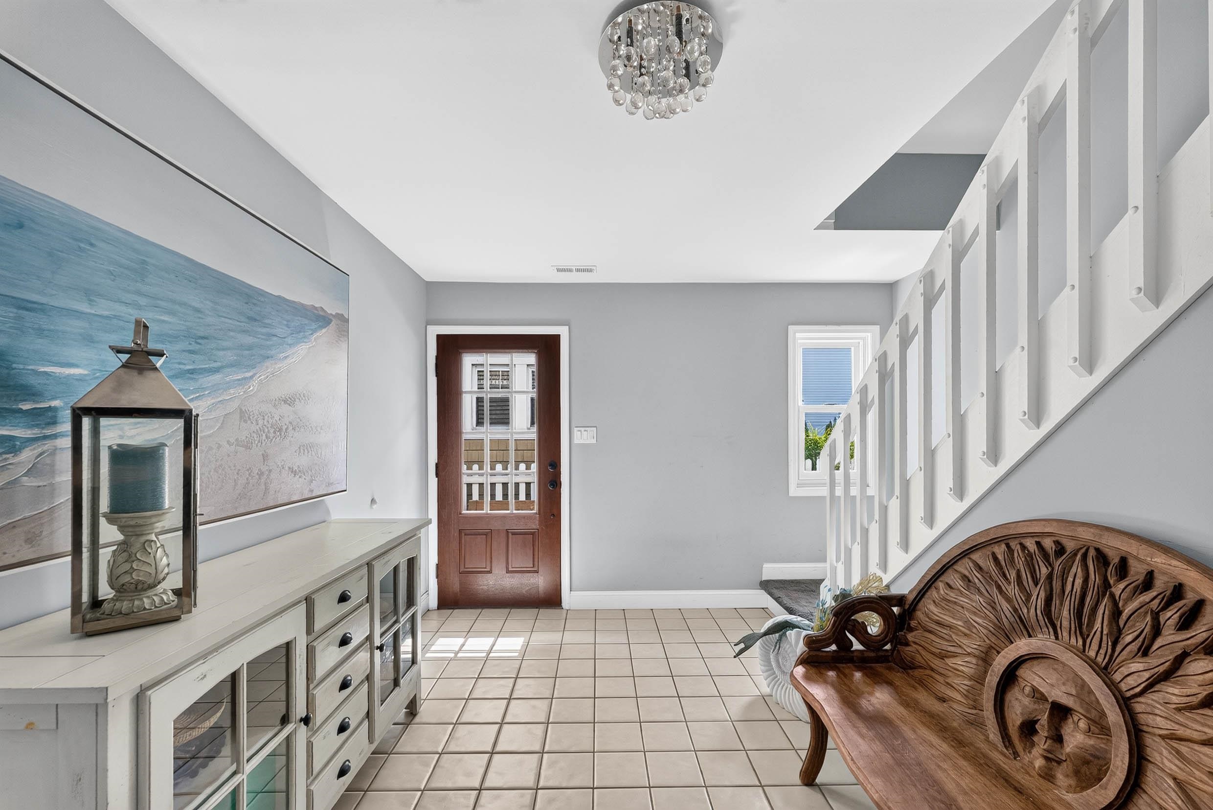 356 East 39th Unit: East