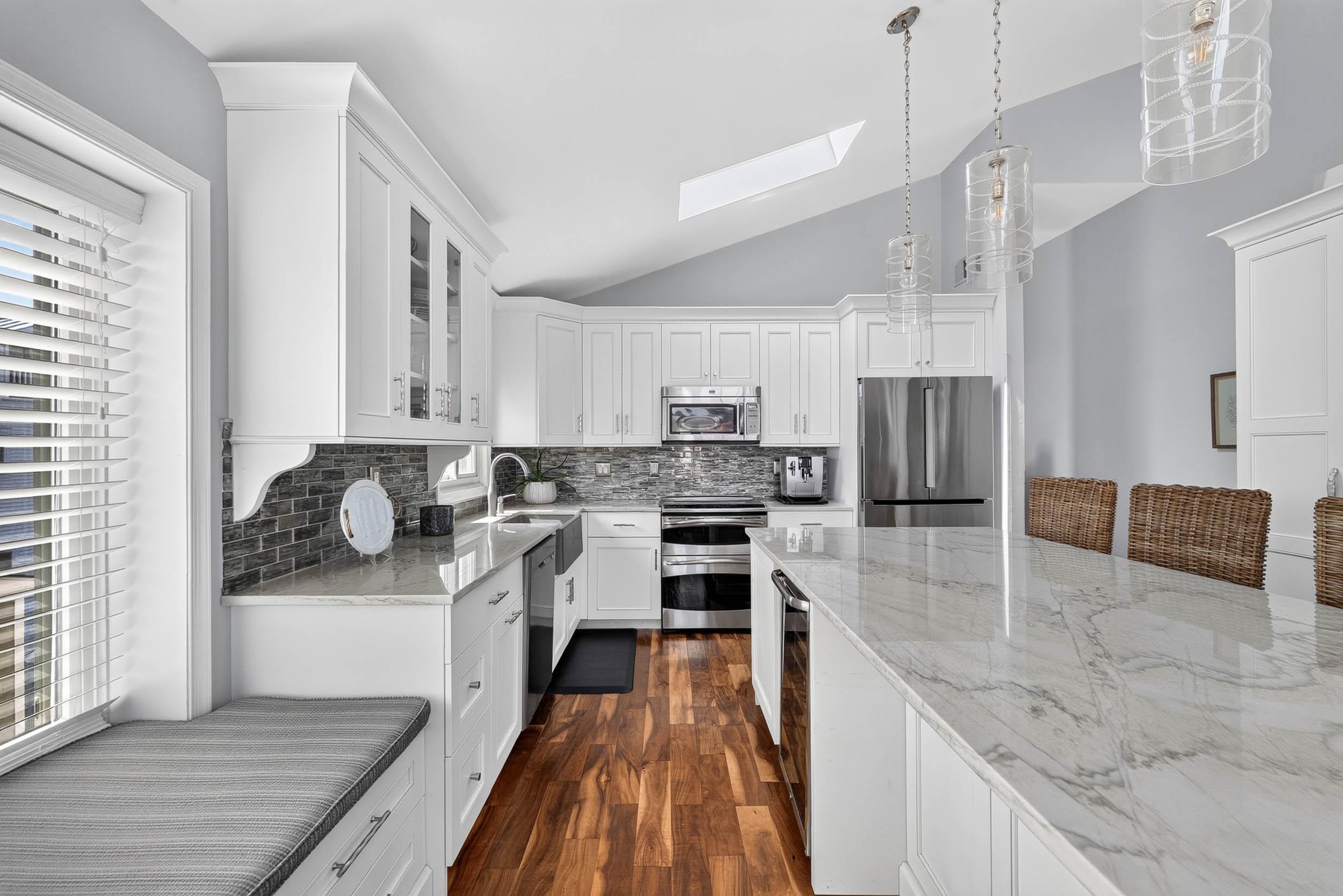 356 East 39th Unit: East