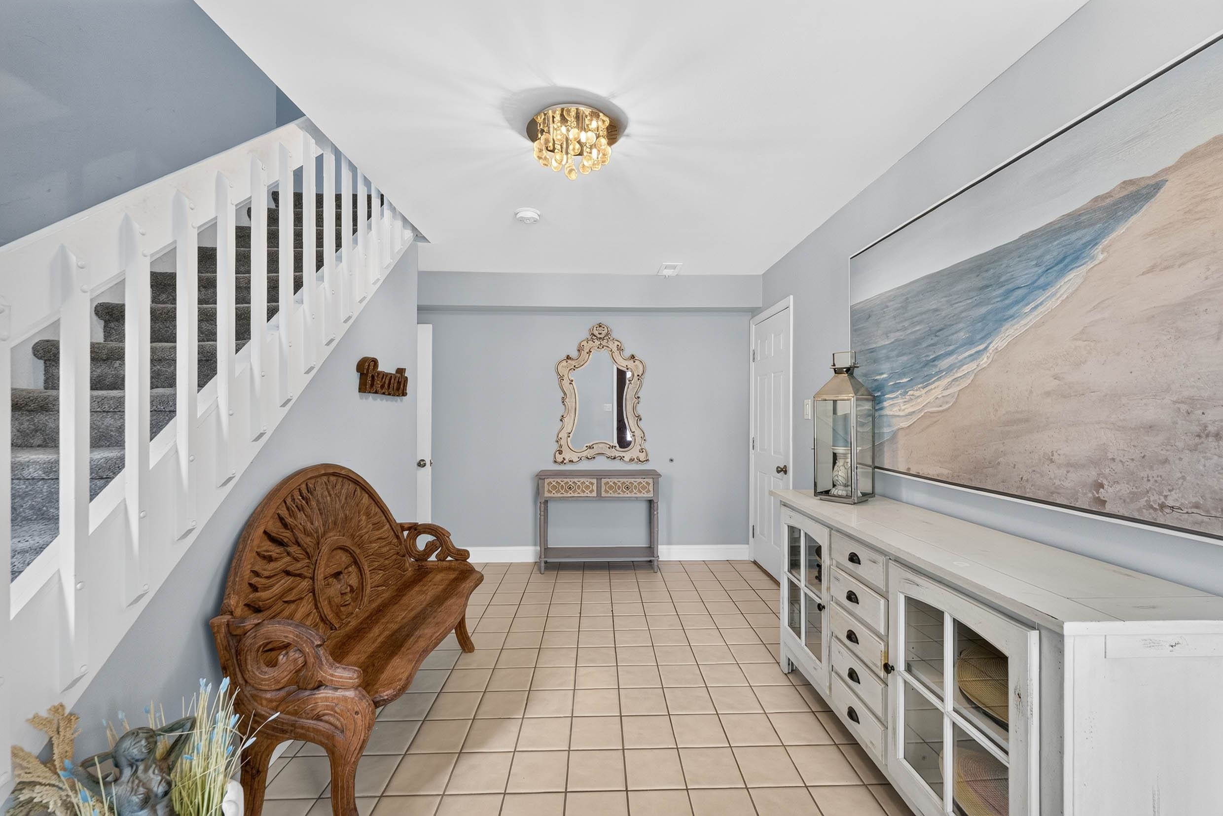 356 East 39th Unit: East