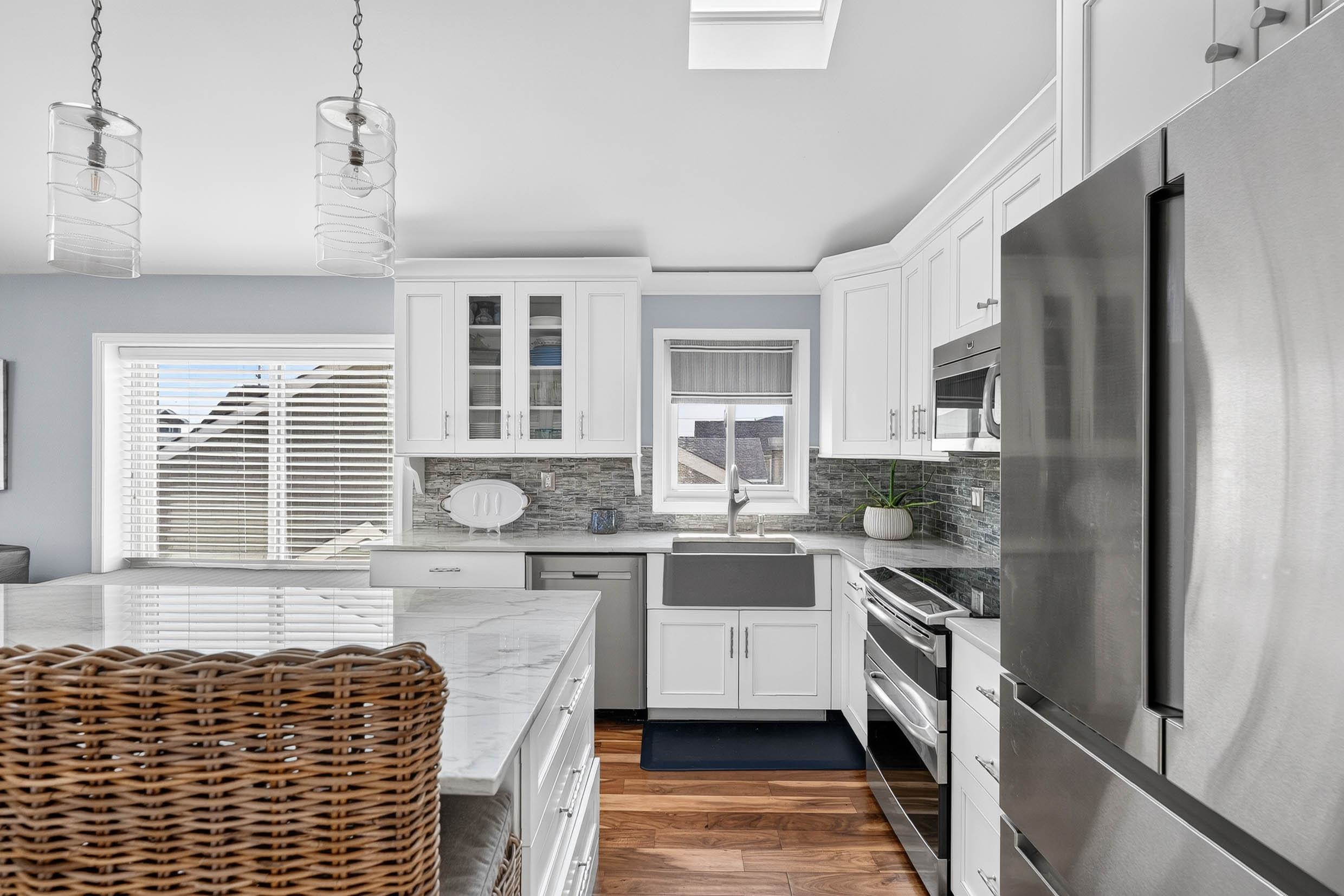 356 East 39th Unit: East