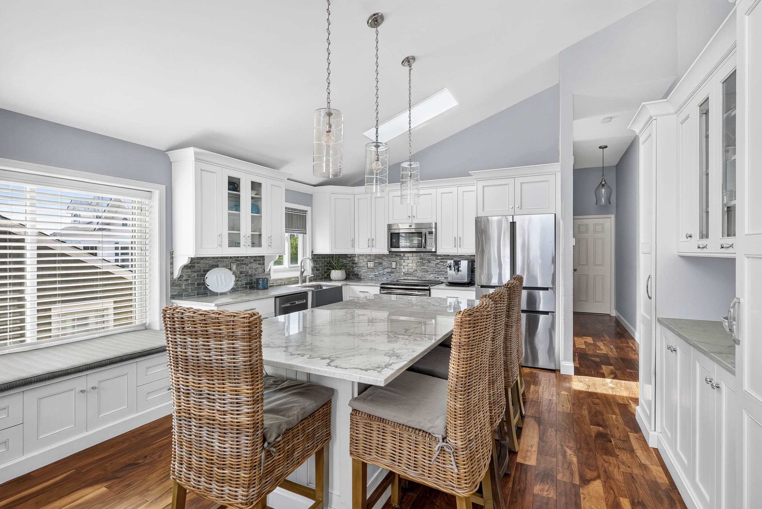356 East 39th Unit: East
