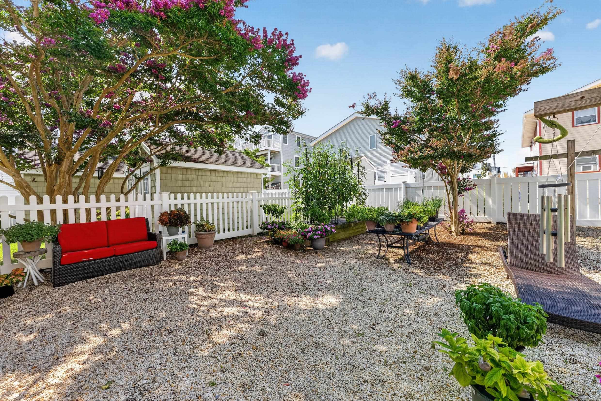 356 East 39th Unit: East