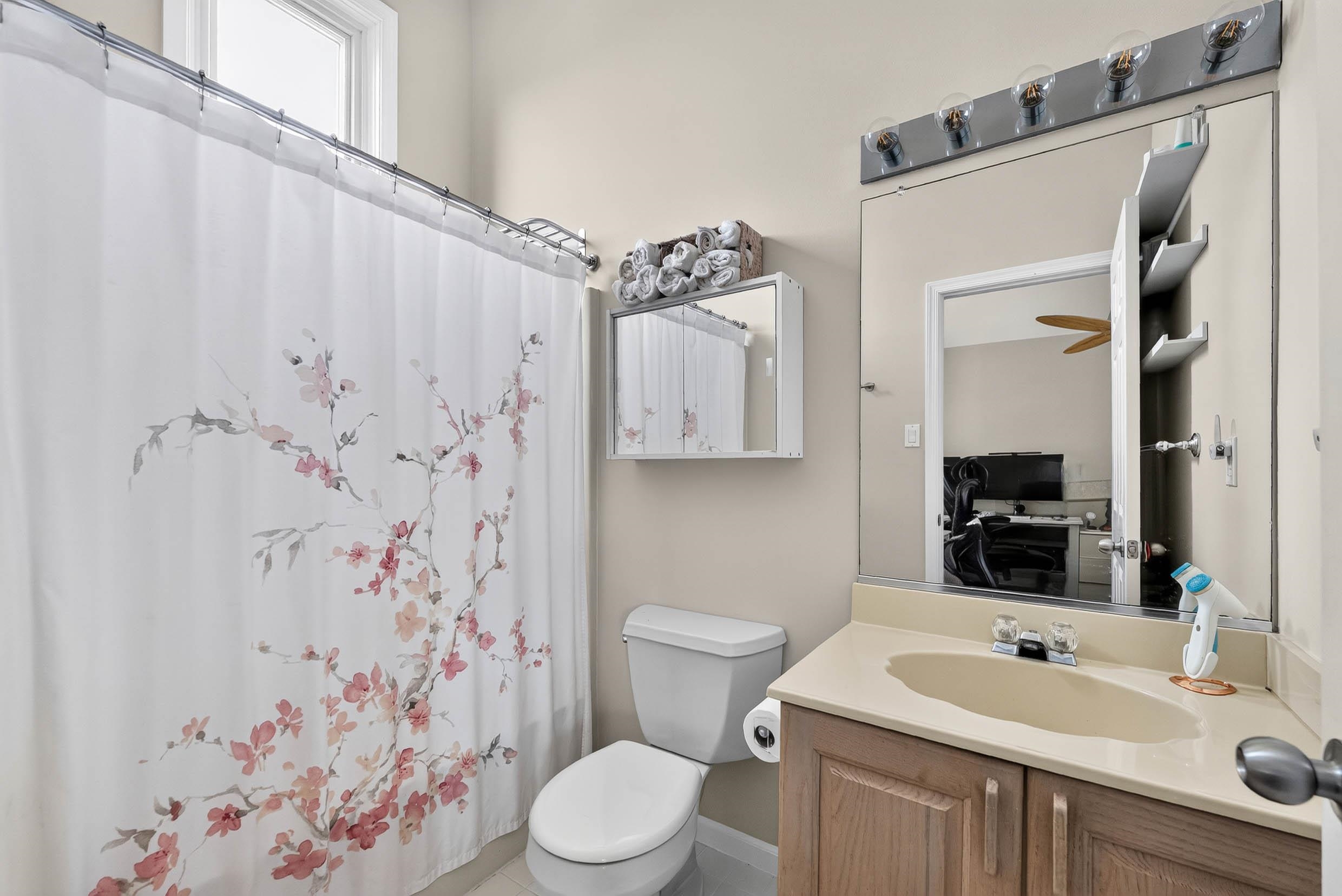 356 East 39th Unit: East
