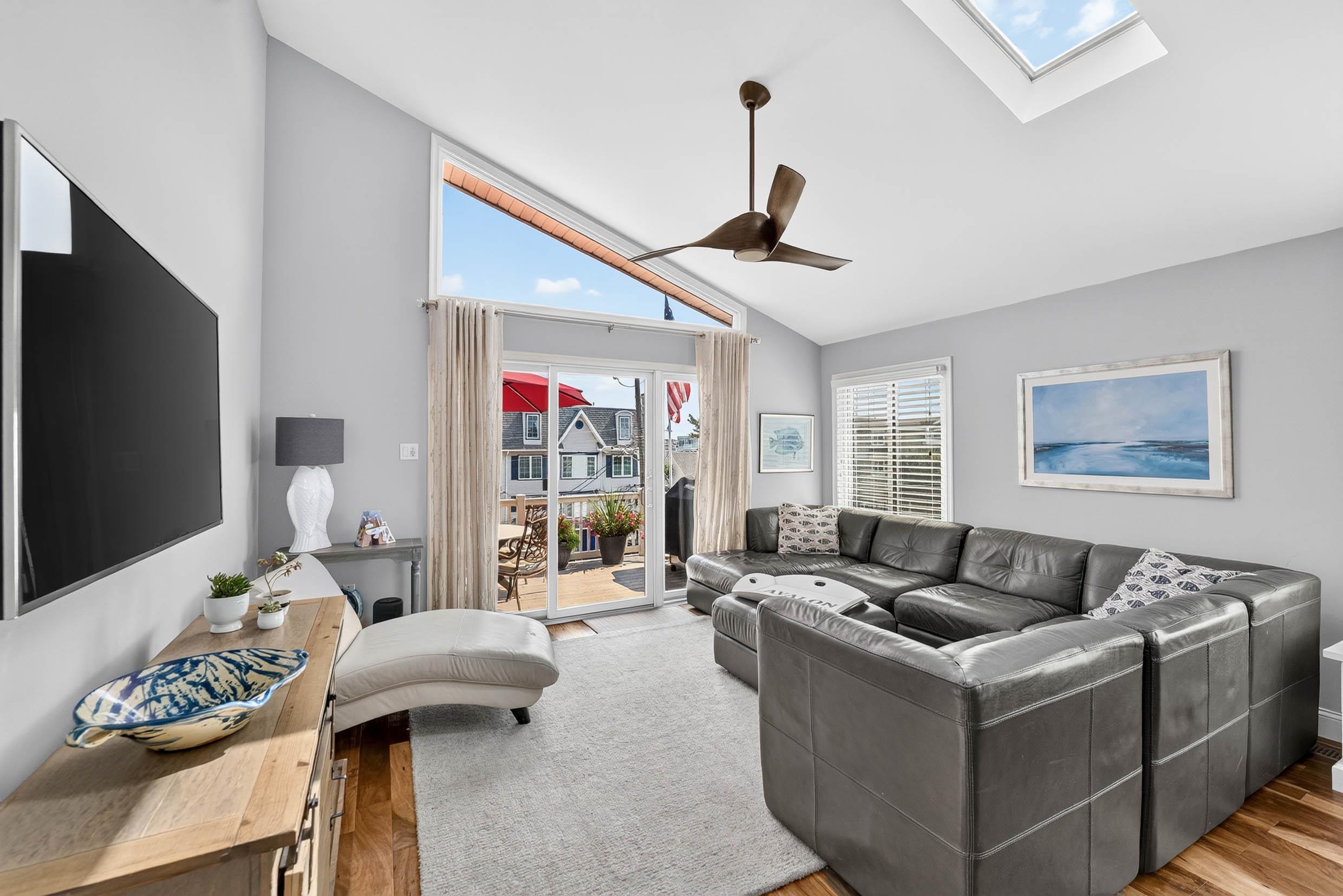 356 East 39th Unit: East