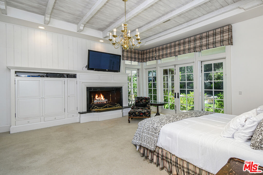 3935 Valley Meadow Rd