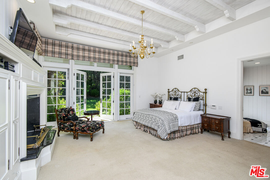 3935 Valley Meadow Rd