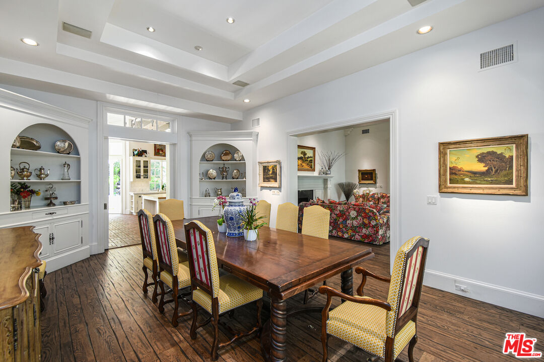 3935 Valley Meadow Rd