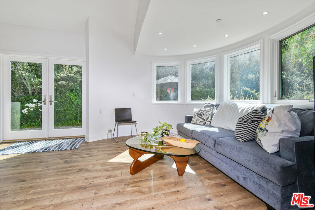 3935 Valley Meadow Rd