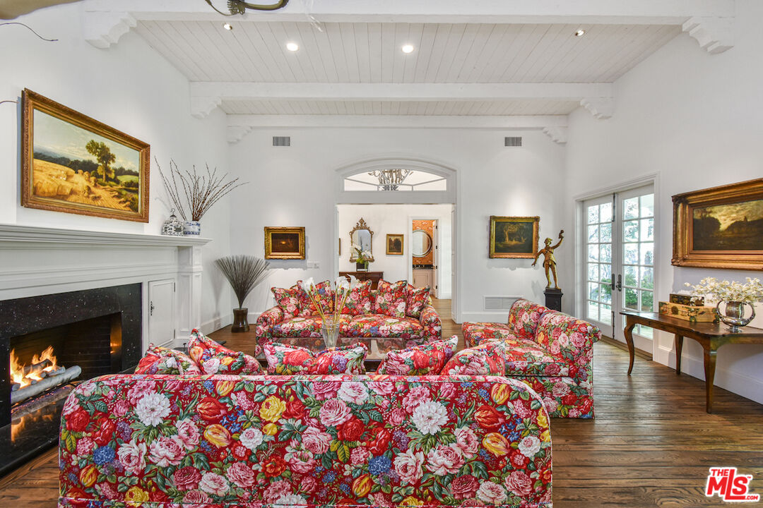 3935 Valley Meadow Rd