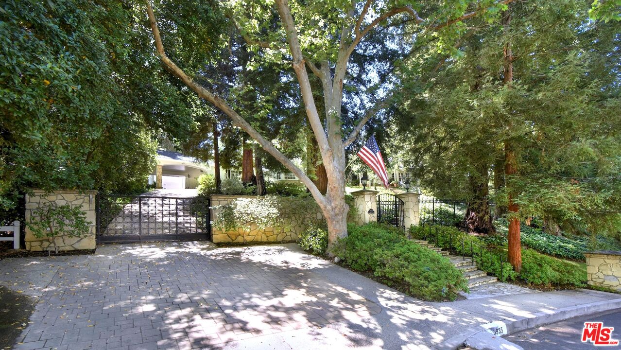 3935 Valley Meadow Rd