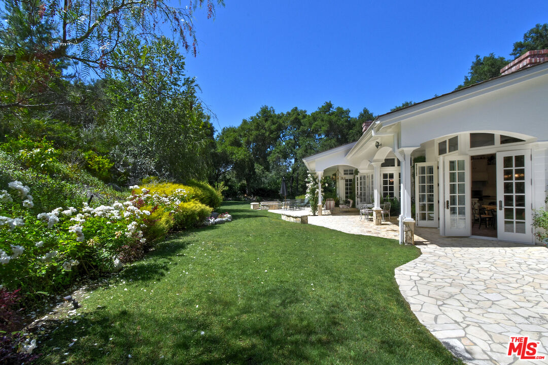 3935 Valley Meadow Rd