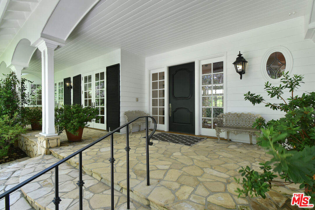 3935 Valley Meadow Rd