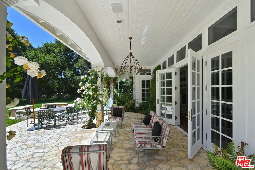 3935 Valley Meadow Rd