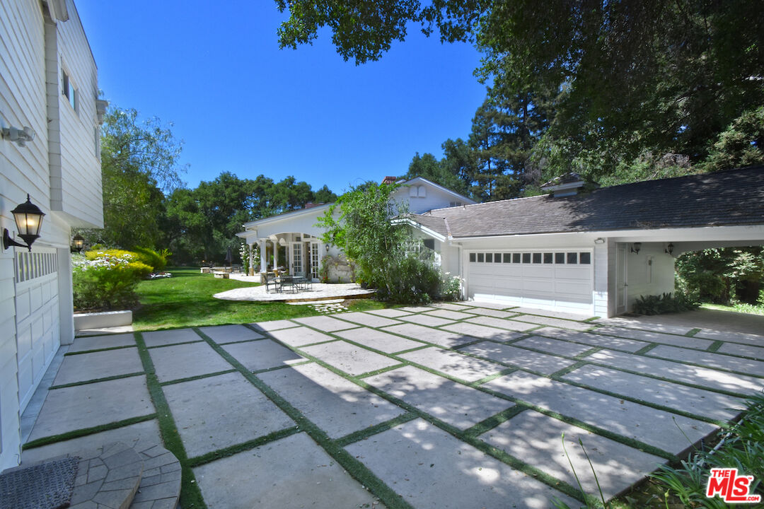 3935 Valley Meadow Rd