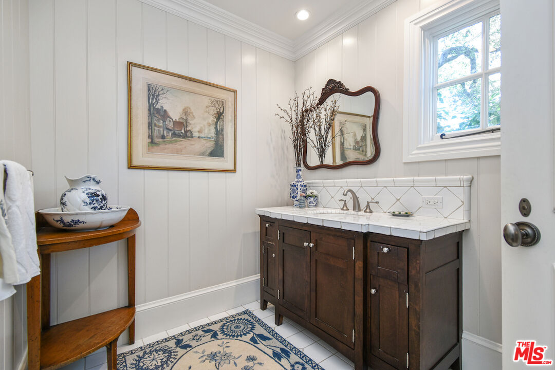 3935 Valley Meadow Rd