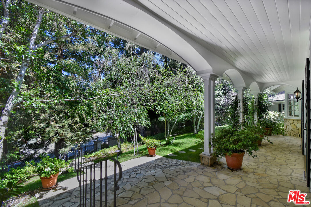 3935 Valley Meadow Rd