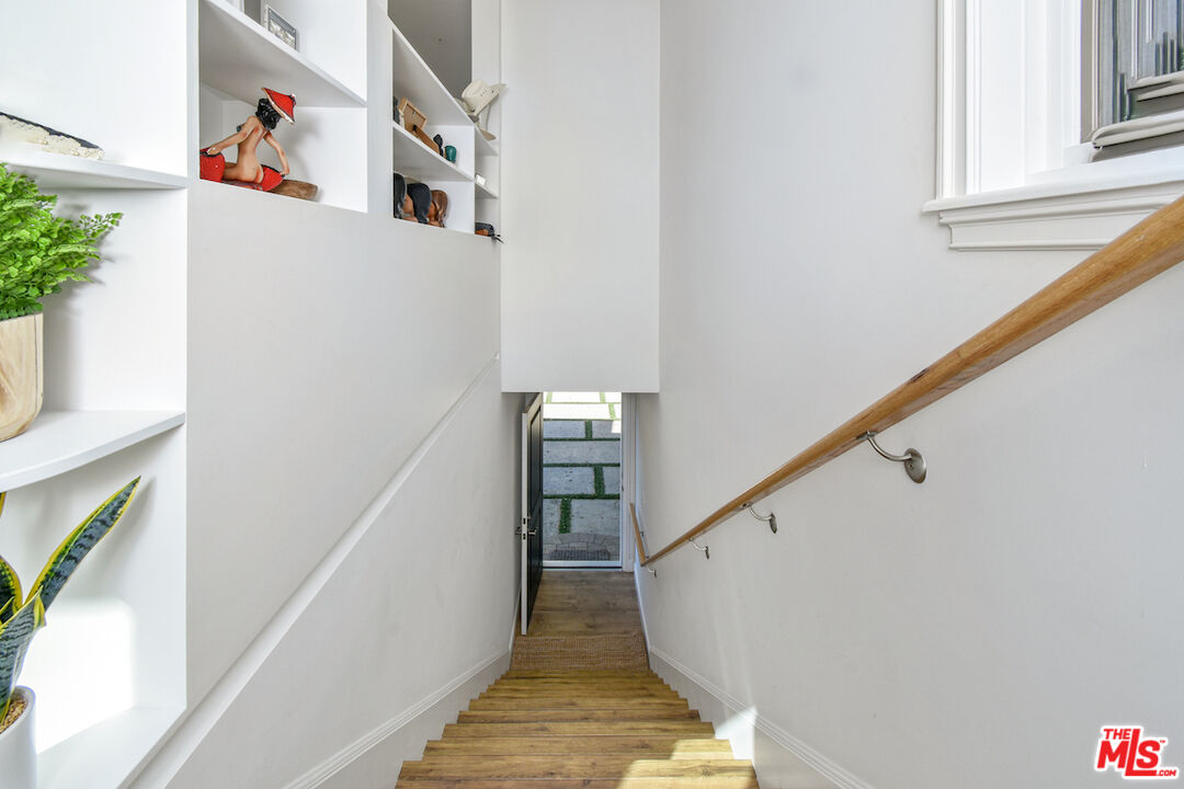 3935 Valley Meadow Rd