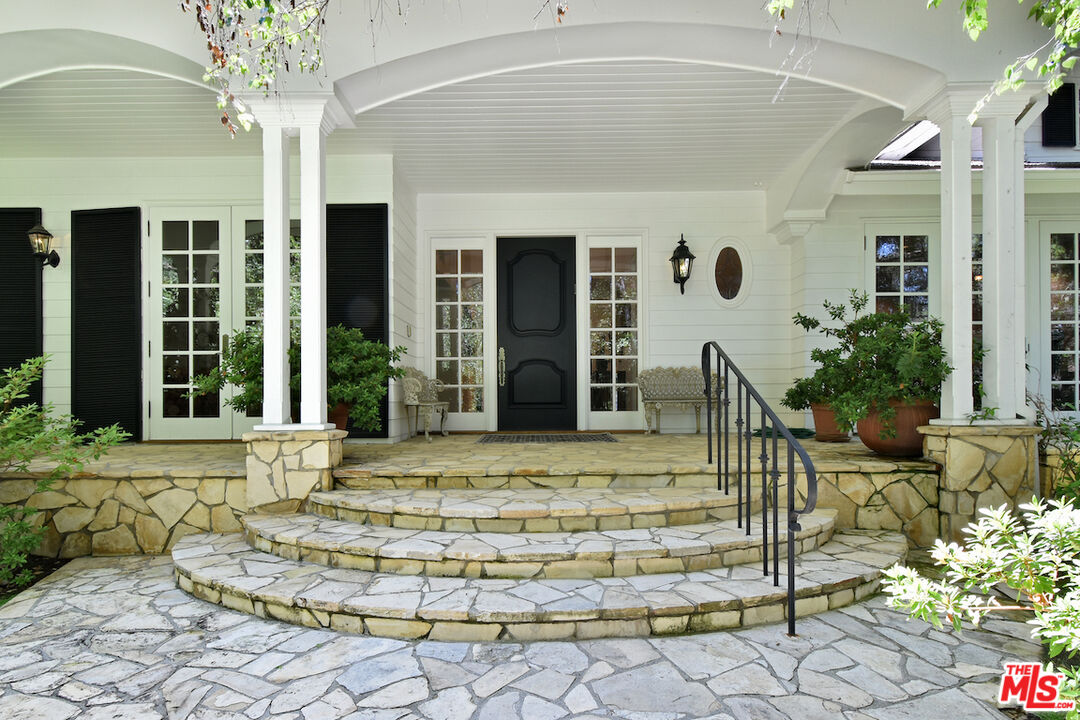 3935 Valley Meadow Rd