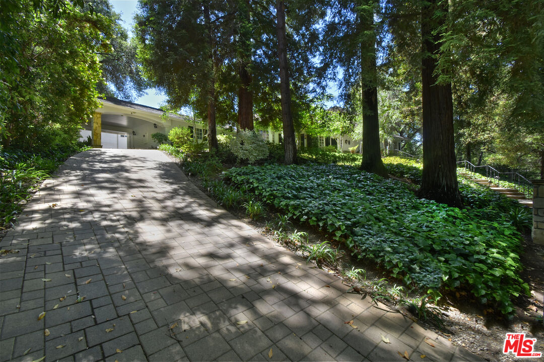 3935 Valley Meadow Rd