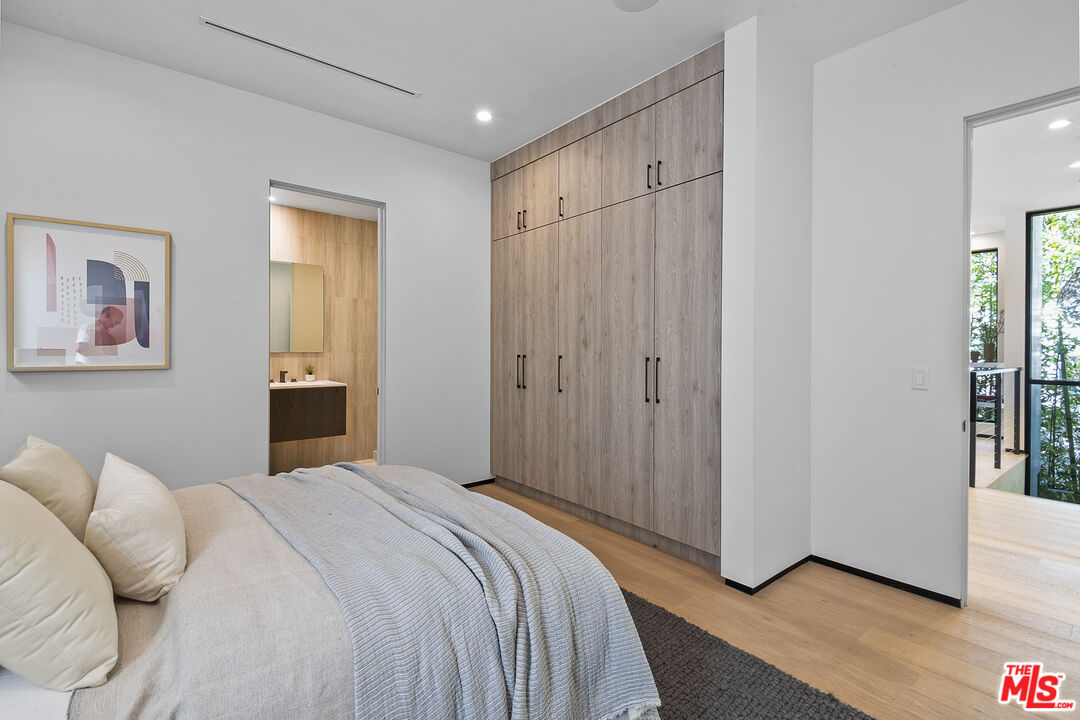 428 N La Jolla Ave