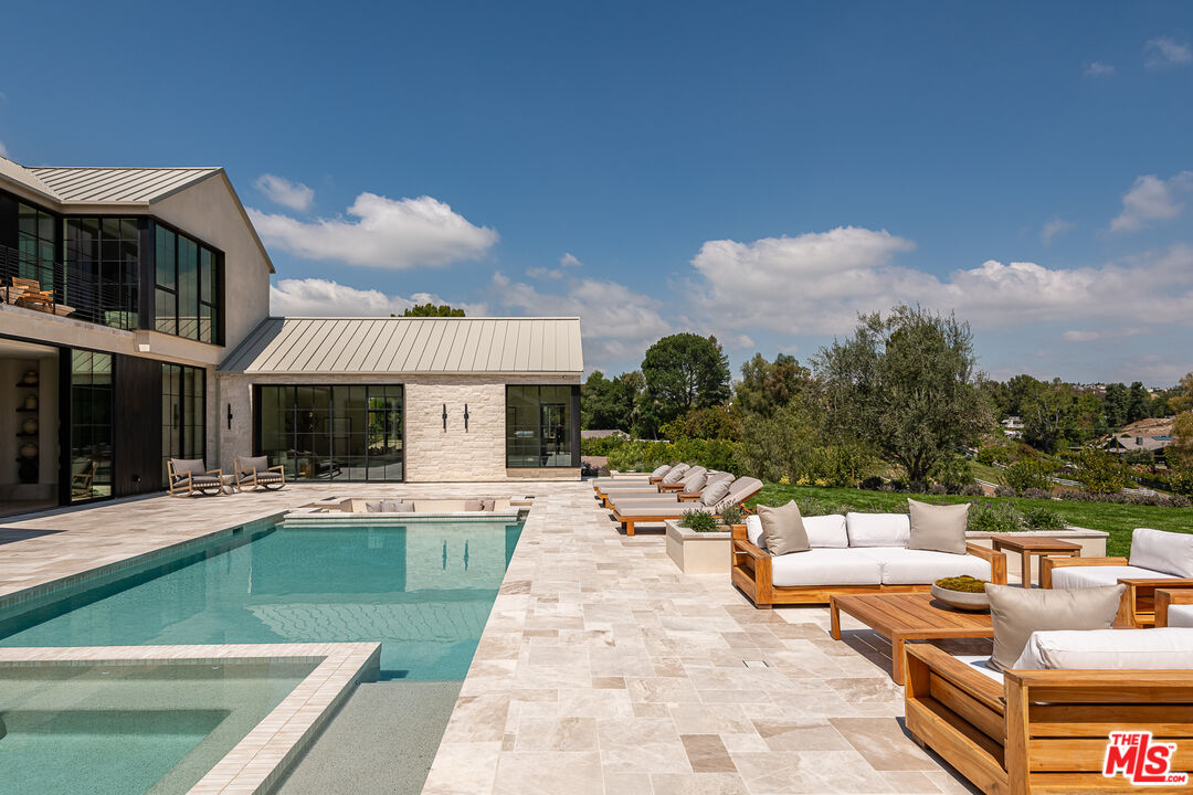 24172 Lupin Hill Rd