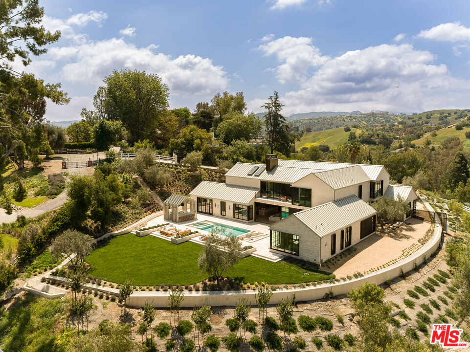 24172 Lupin Hill Rd