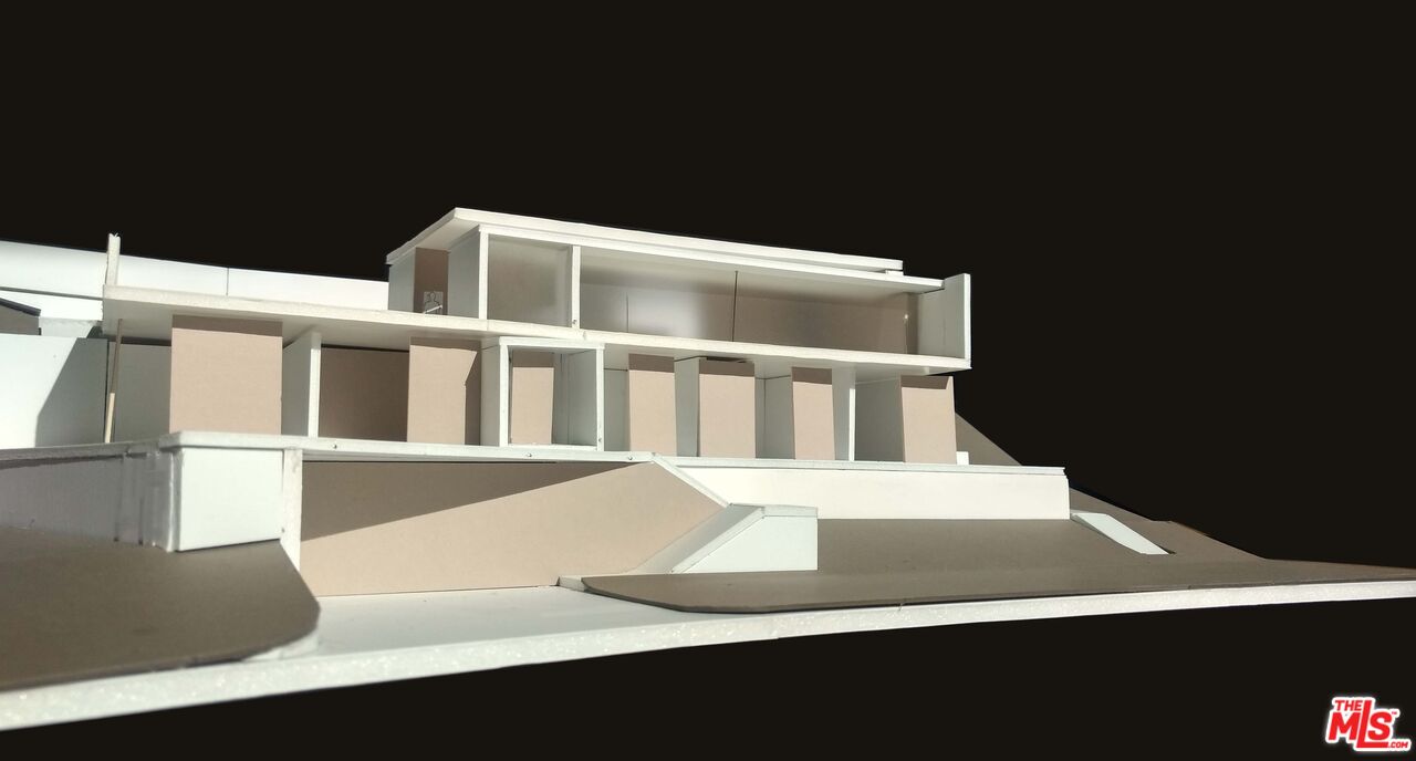 4421 Avenida De La Encinal