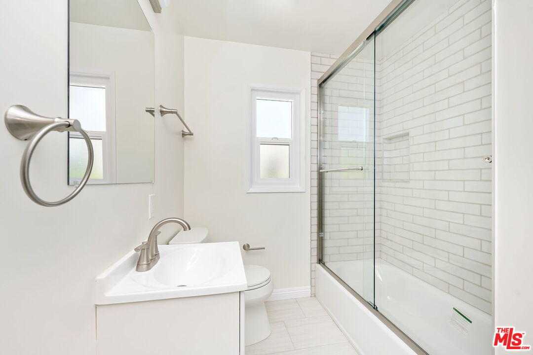 2007 E Villa Unit: B