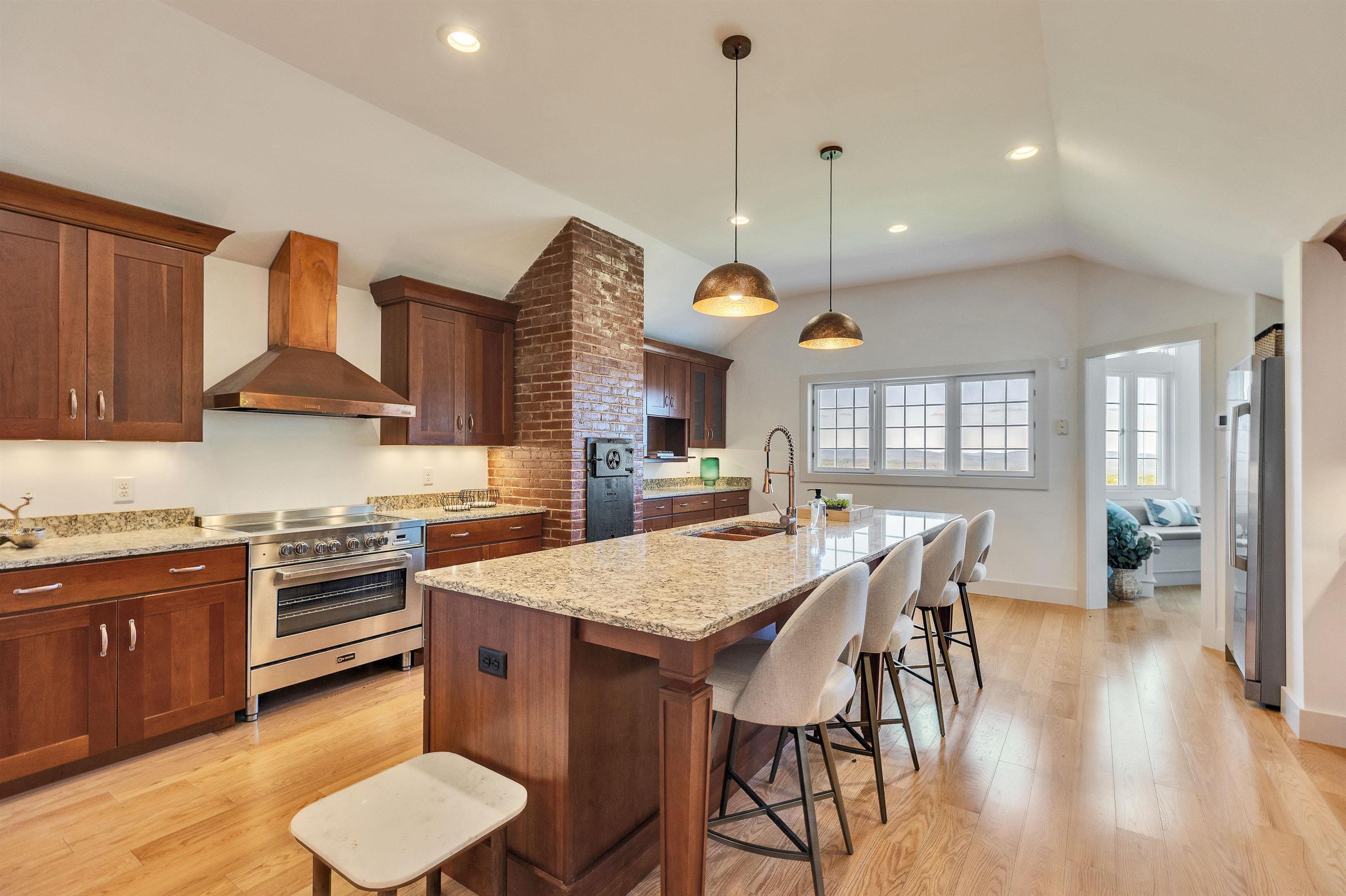 477 E Mountain Road